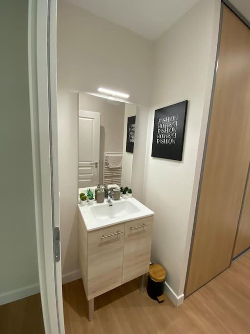 Appartement Centre-Ville * Rdc * Clim * Wifi * Haut De Gamme * Angoulême Kültér fotó